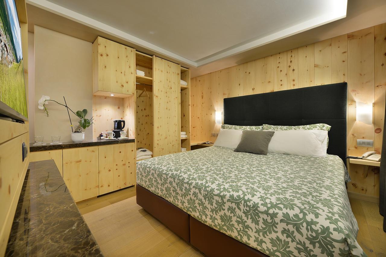 ליביניו Hotel St. Michael חדר תמונה